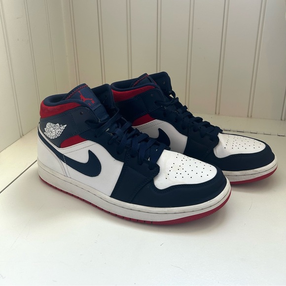 Nike Jordan 1 (Red, Navy, White) Size 9.5 Men’s, Size 11 Women’s - Picture 3 of 3